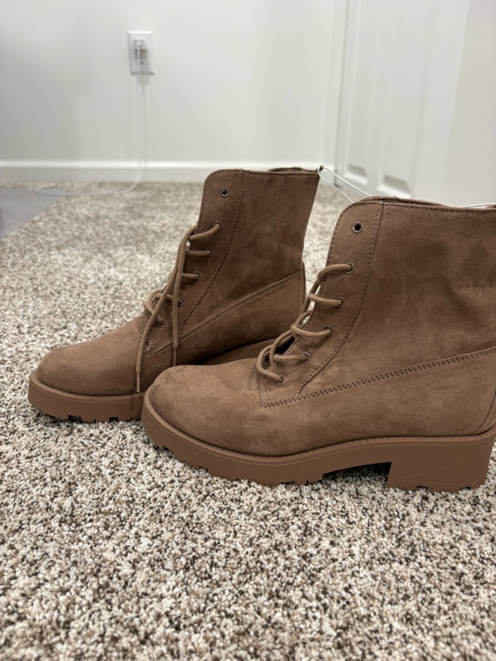 Old Navy Women's Taupe Lace-Up Suede Combat Boots